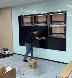 福建福州陽光假日廣場(chǎng)辦公樓二樓46寸1.7MM3X3矩陣+液壓支架